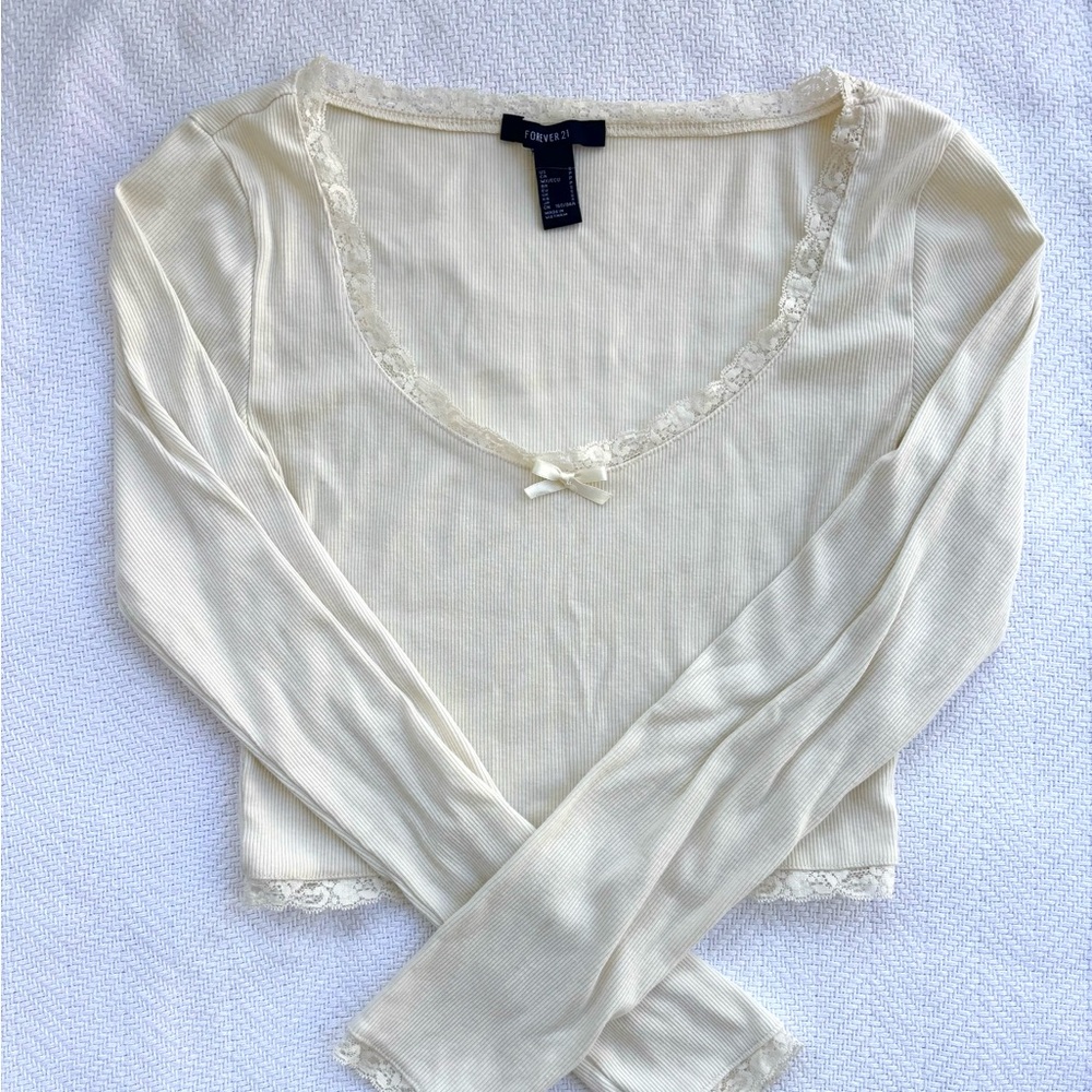 Forever 21 Cream Long-sleeved Crop Top